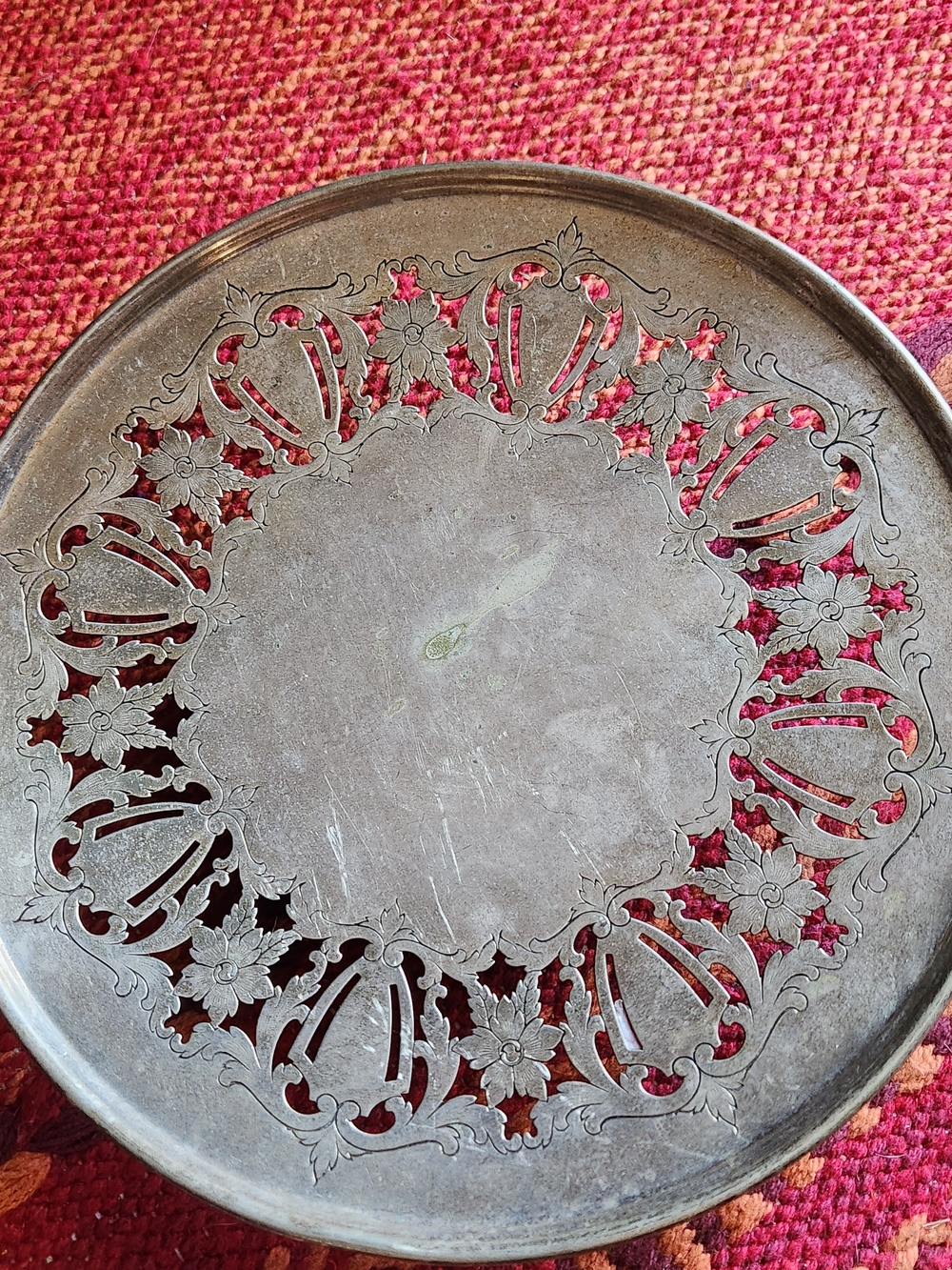 Decorative Round Pierced Silver-Plate Tray - Picture 13 of 13
